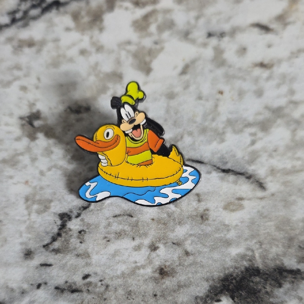 Goofy Kids Swim Loungefly Pin - Yellow and Blue